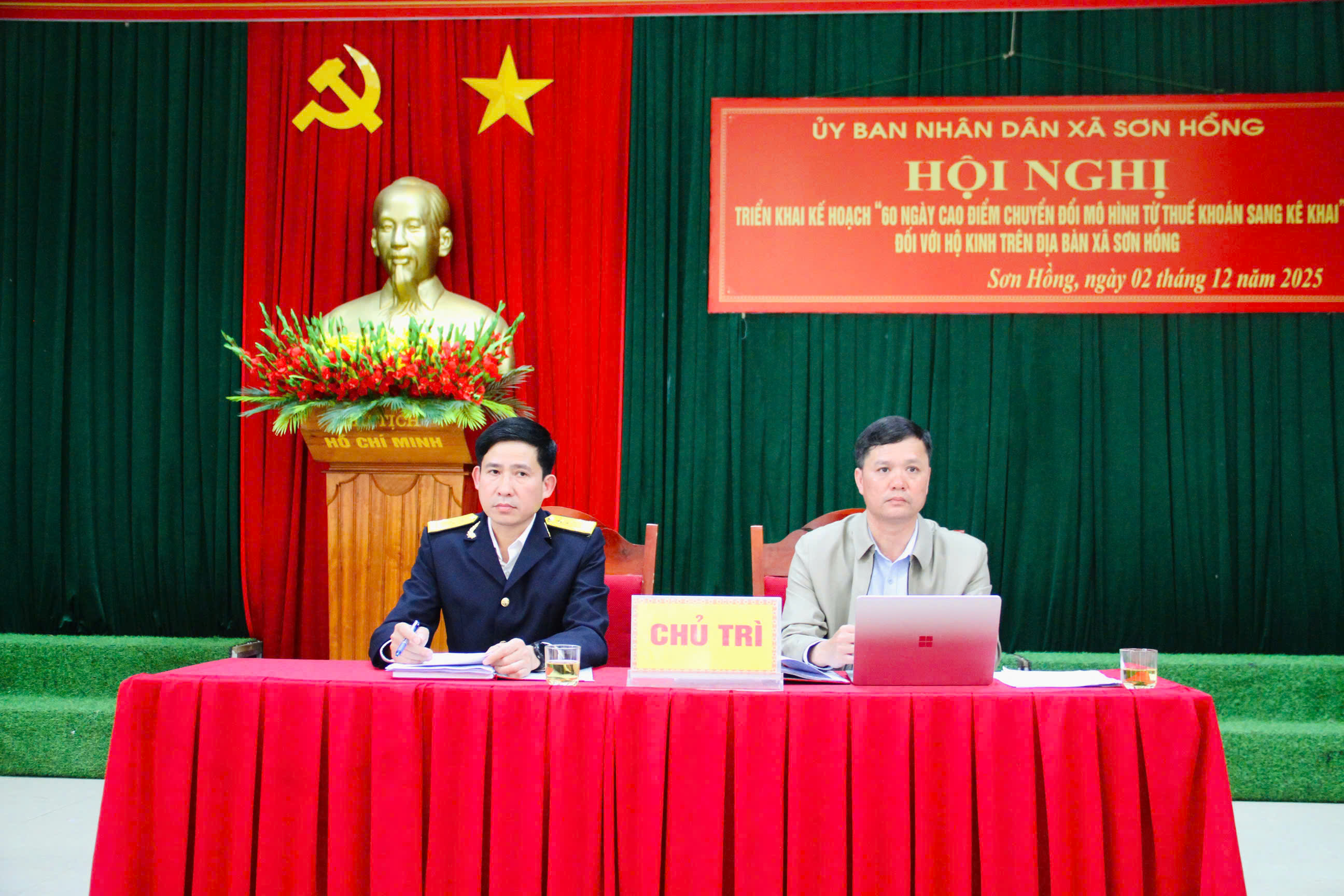 Triển khai kế hoạch “60 ngày cao điểm chuyển đổi mô hình từ thuế khoán sang kê khai” đối với hộ kinh doanh trên địa bàn xã Sơn Hồng