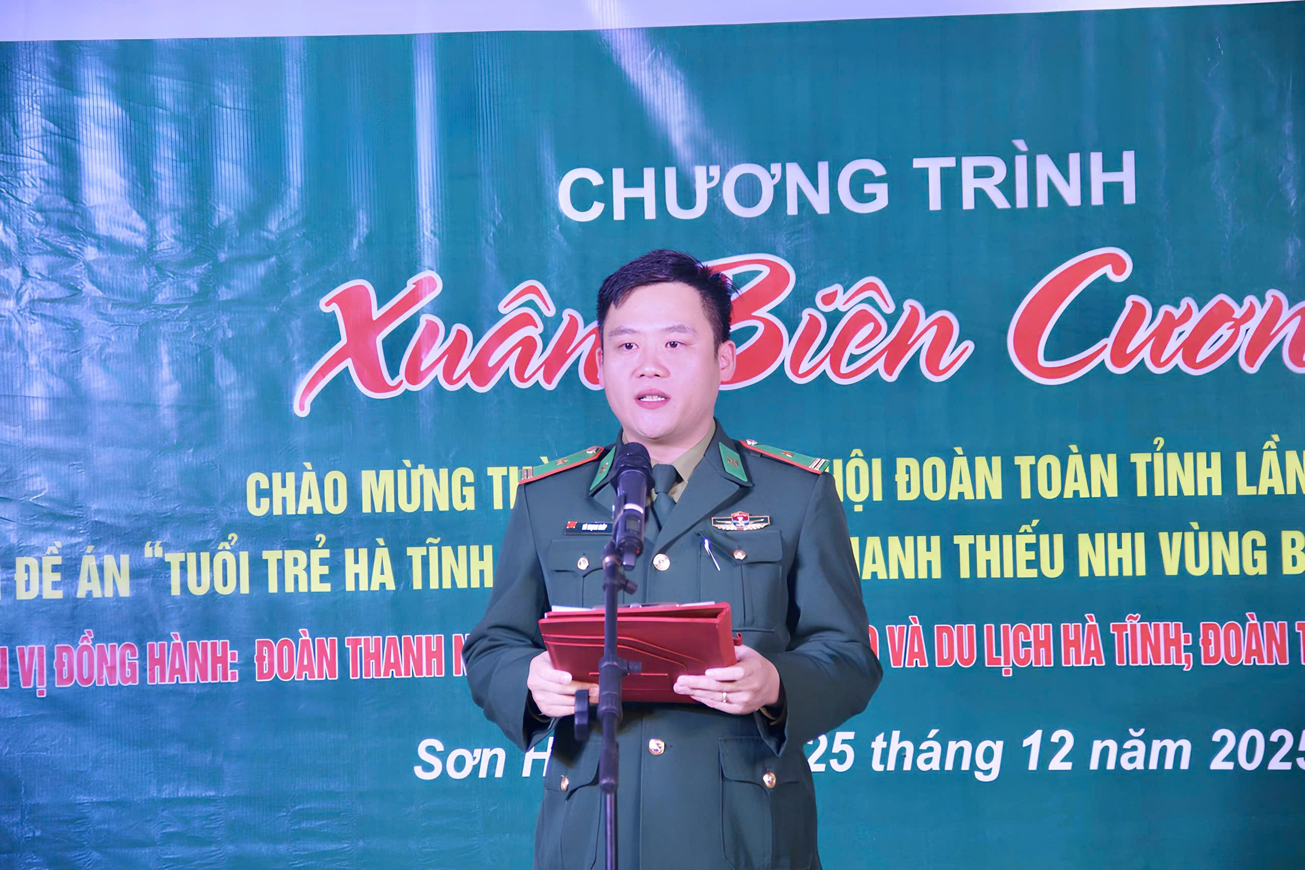 Ấm áp xuân biên cương biên giới Sơn Hồng