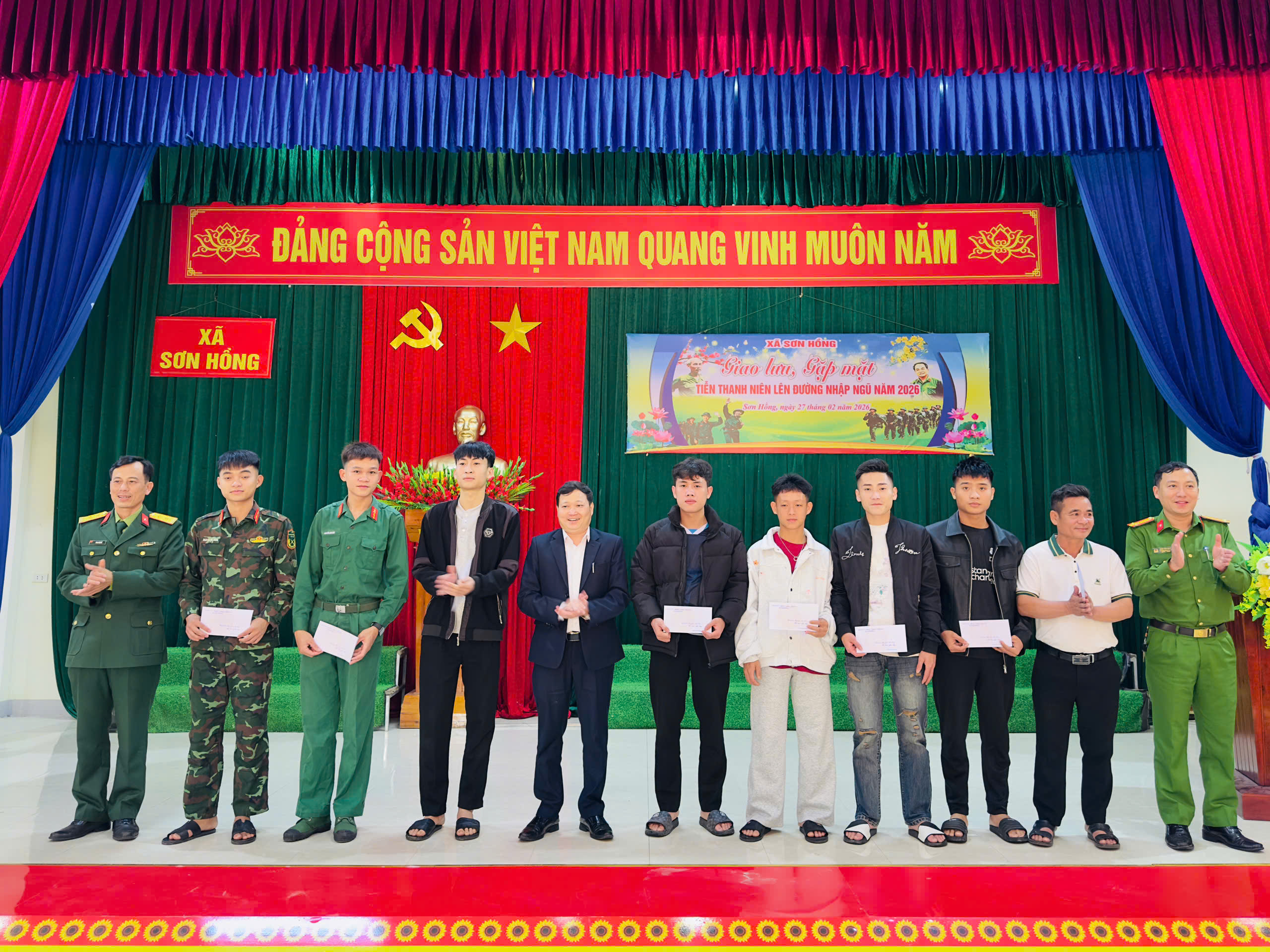 Sơn Hồng gặp mặt tiễn thanh niên lên đường nhập ngũ năm 2026