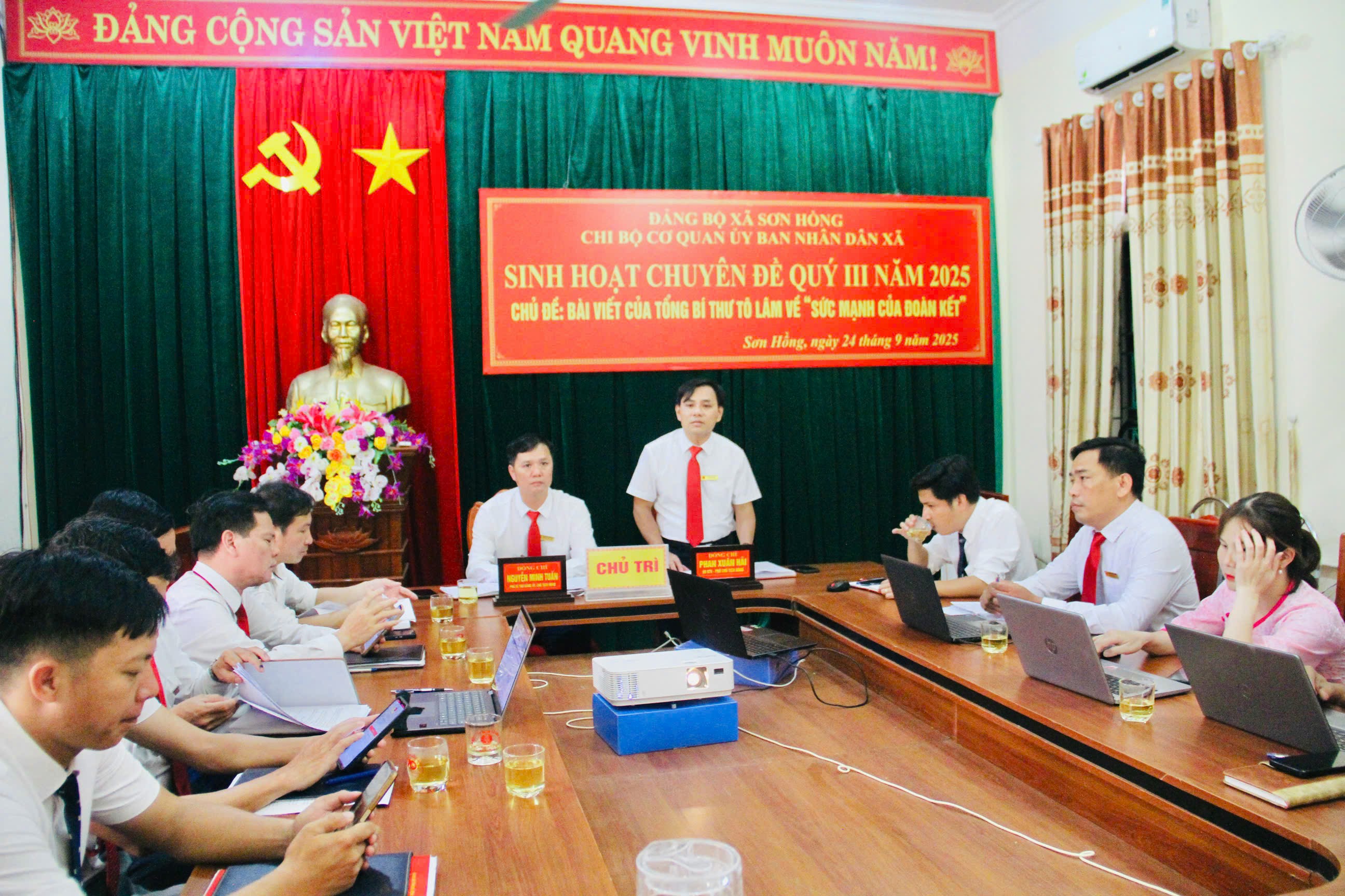 100% Chi bộ trực thuộc Đảng bộ xã Sơn Hồng tổ chức sinh hoạt chuyên đề bài viết Tổng Bí thư Tô Lâm về “ Sức mạnh đại đoàn kết” 