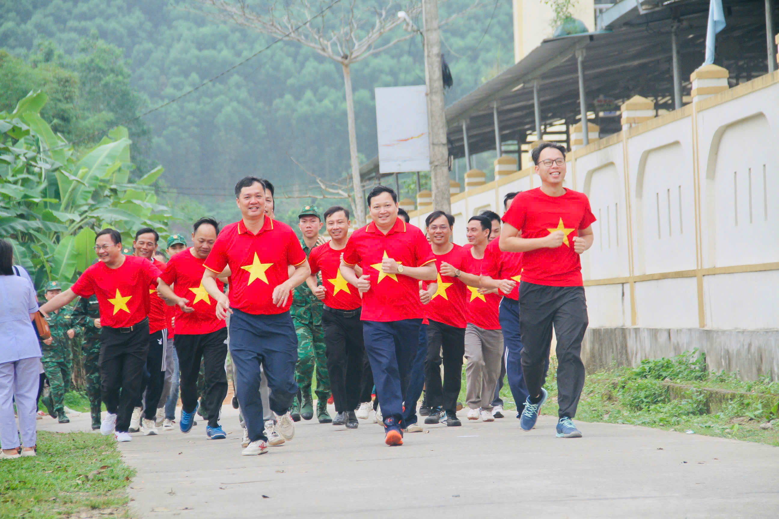 Sơn Hồng hưởng ứng Ngày chạy Olympic vì sức khỏe toàn dân - Vì An ninh Tổ quốc năm 2026