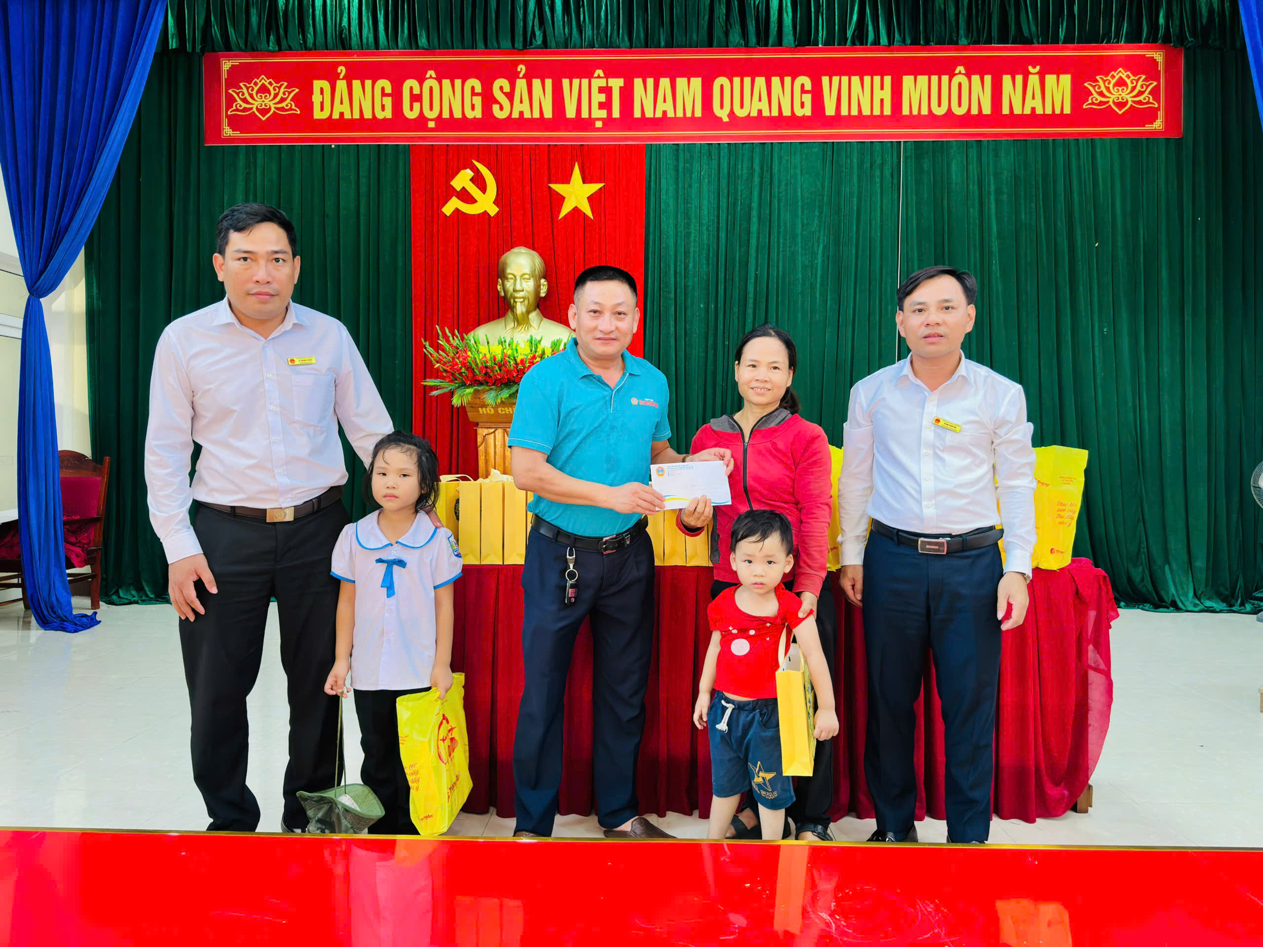 f92d4fce17449d1ac4553.jpg