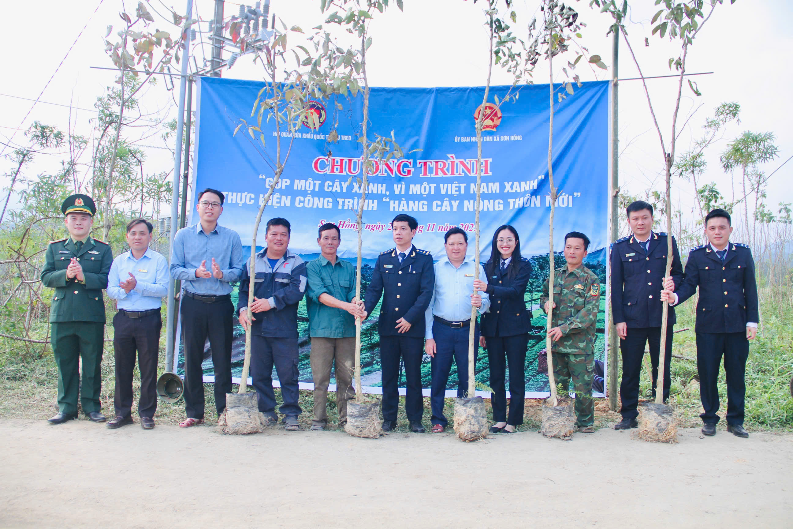 Xã Sơn Hồng hưởng ứng chương trình góp một cây xanh vì một Việt Nam xanh, gắn với điểm du lịch cộng đồng