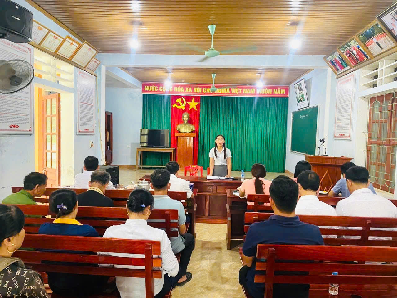 Ban Văn hóa xã hội - HĐND xã Sơn Hồng giám sát hoạt động mô hình “Ngôi nhà trí tuệ – Nhà văn hóa cộng đồng”