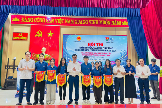 Tuổi trẻ Sơn Hồng – Chủ động tìm hiểu pháp luật, sống và làm việc theo pháp luật