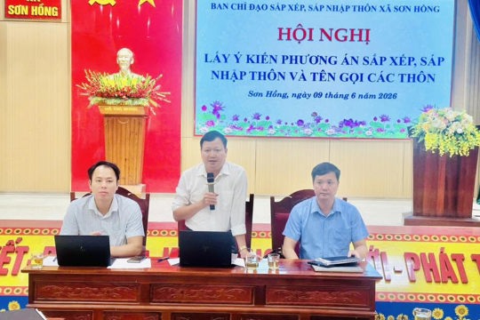 Xã Sơn Hồng tổ chức Hội nghị lấy ý kiến cử tri về phương án sắp xếp, sáp nhập thôn 
