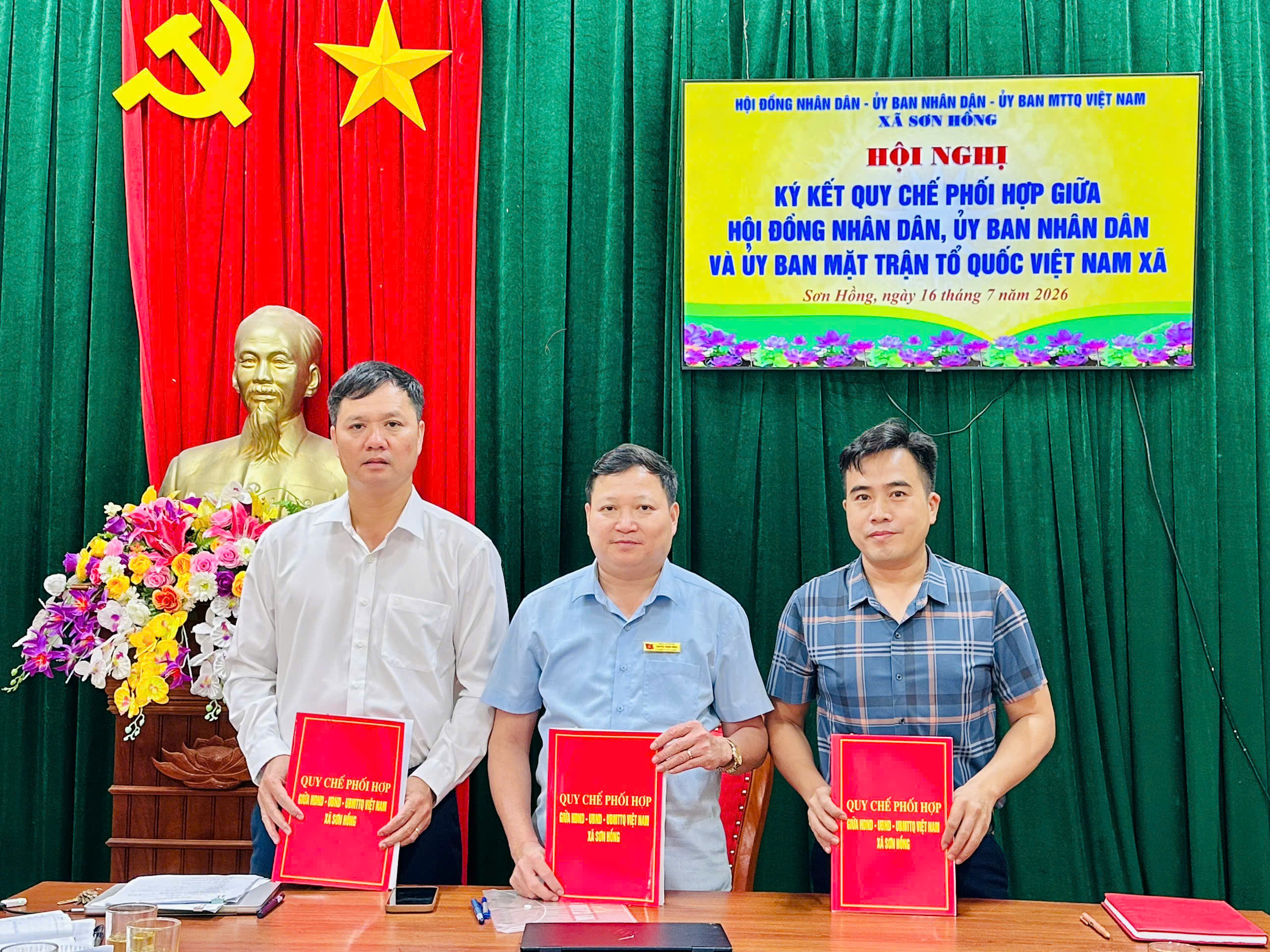 Sơn Hồng ký kết Quy chế phối hợp giữa HĐND, UBND và Ủy ban MTTQ Việt Nam xã