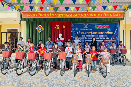 Trao tặng 20 xe đạp cho học sinh nghèo, hoàn cảnh khó trên địa bàn xã Sơn Hồng