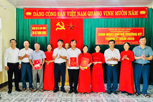 Đoàn kết xây dựng Chi bộ thôn Trung Hồng vững mạnh 