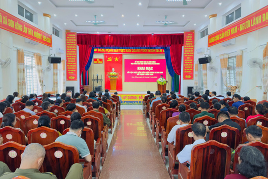 Xã Sơn Hồng bồi dưỡng, cập nhật kiến thức quốc phòng và an ninh cho đối tượng 4