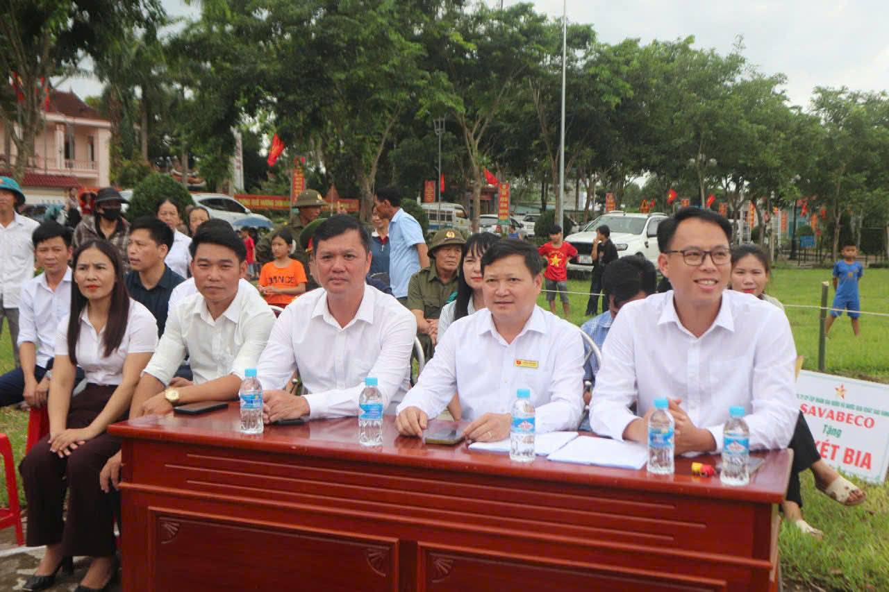 Khai mạc giải bóng chuyền Nam chào mừng các ngày lễ lớn. 