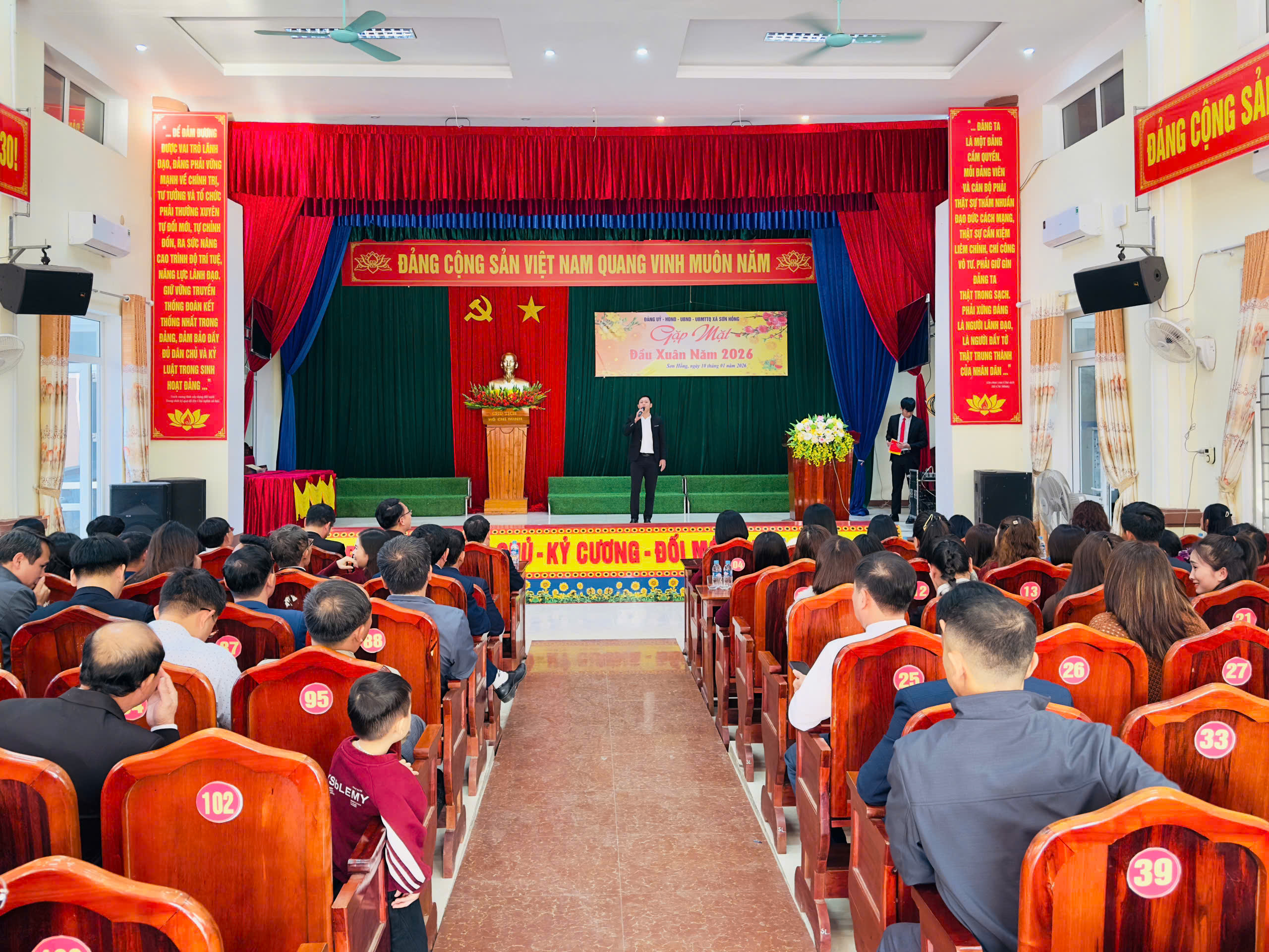 Xã Sơn Hồng gặp mặt đầu xuân năm 2026