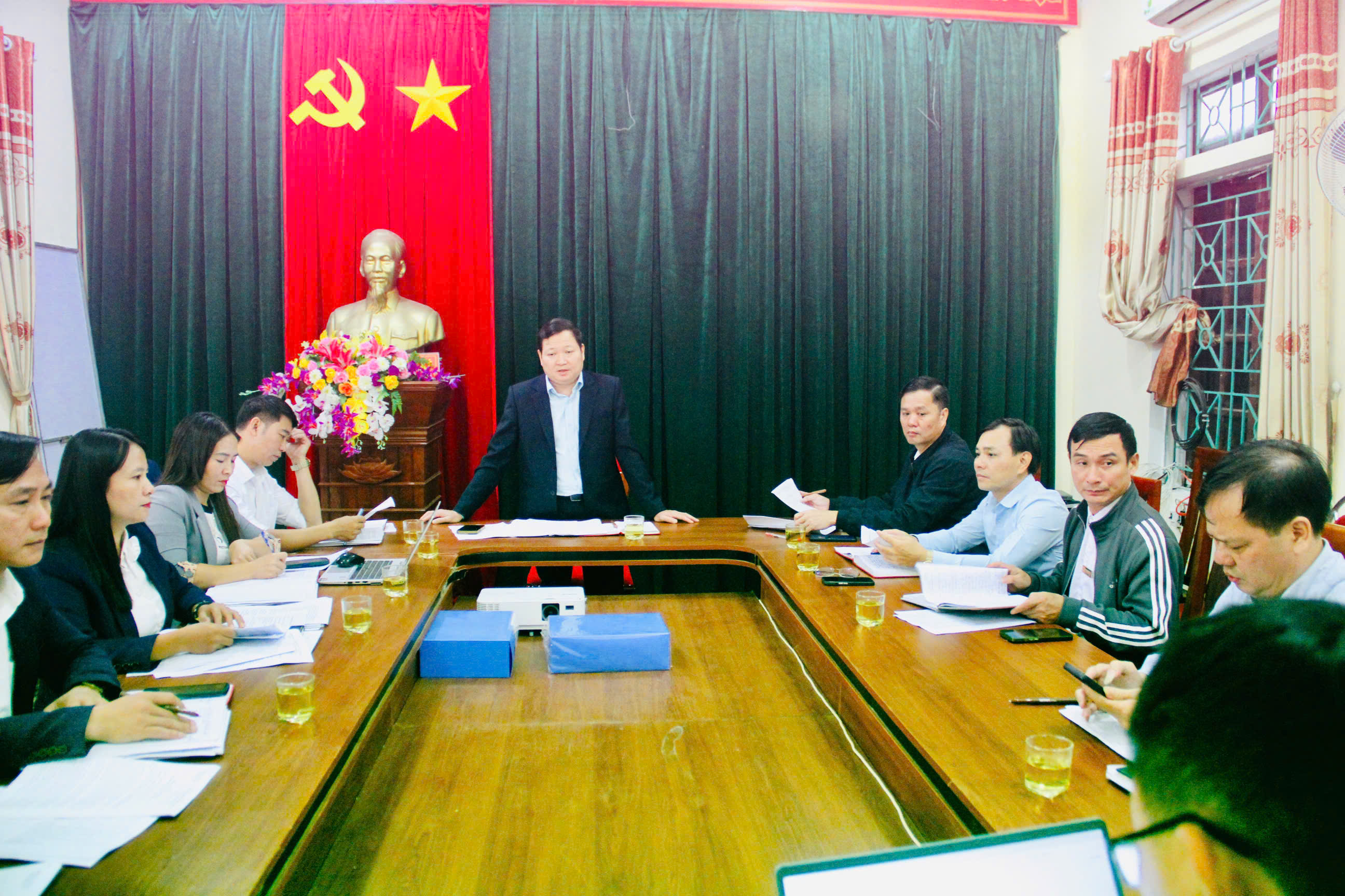 Xã Sơn Hồng soát xét các nội dung chuẩn bị các nội dung cho kỳ họp HĐND xã lần thứ 3  