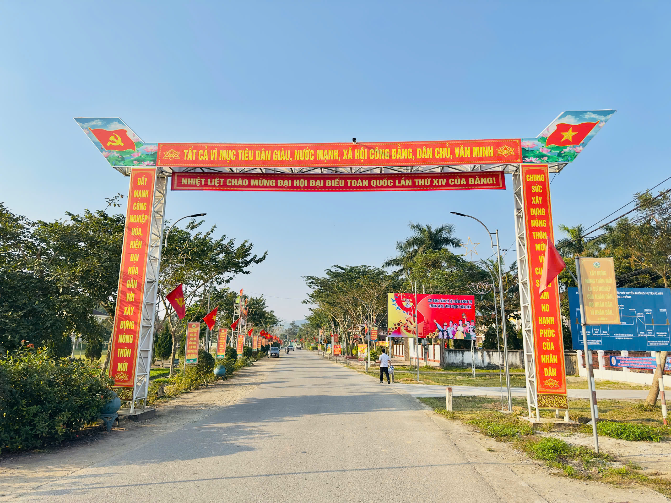 Xã Sơn Hồng rực rỡ chào mừng Đại hội đại biểu toàn quốc của Đảng toàn quốc lần thứ XIV