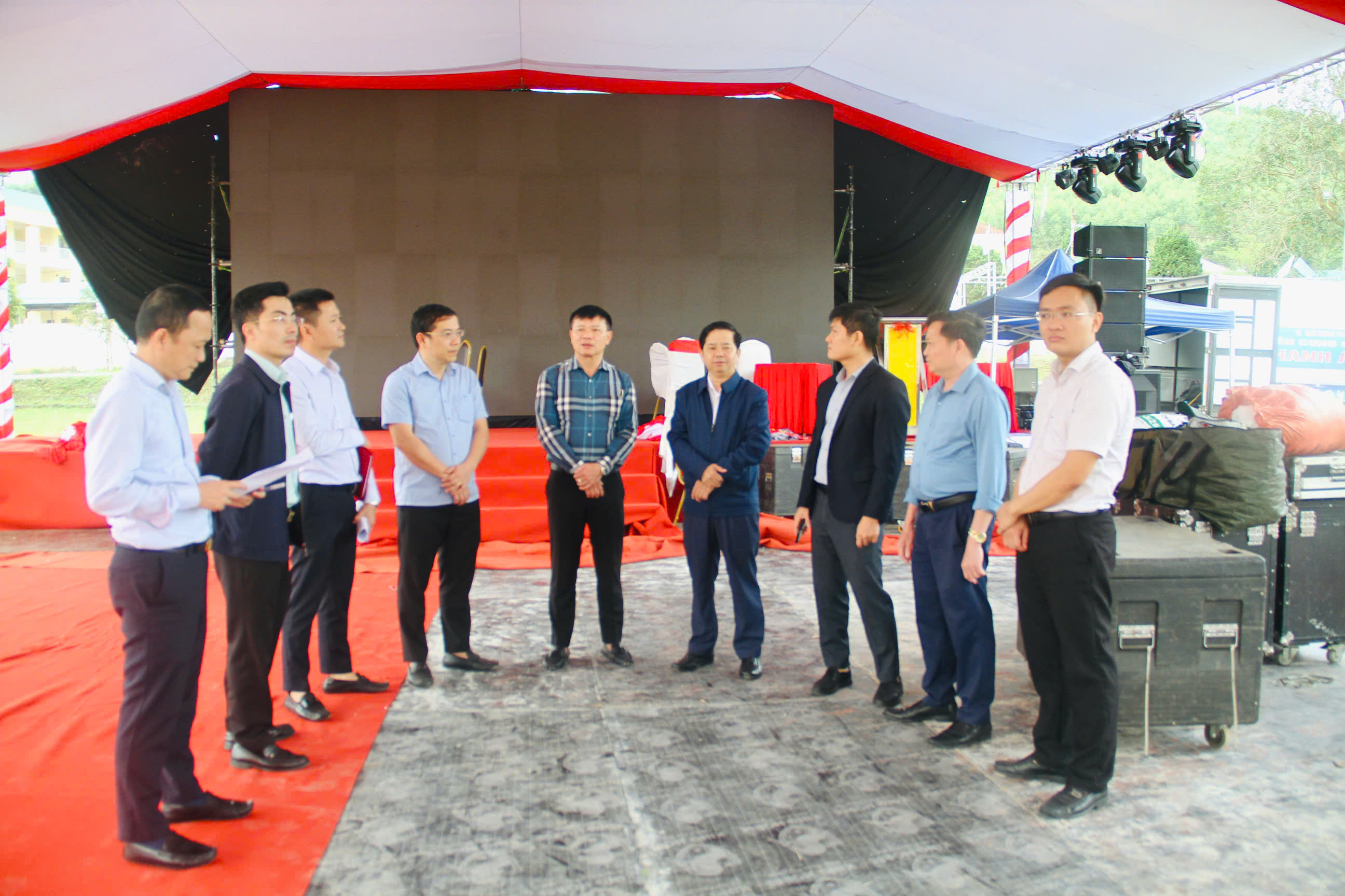 Tập trung chu đáo cho lễ khởi công dự án xây dựng trường phổ thông nội trú liên cấp xã Sơn Hồng 